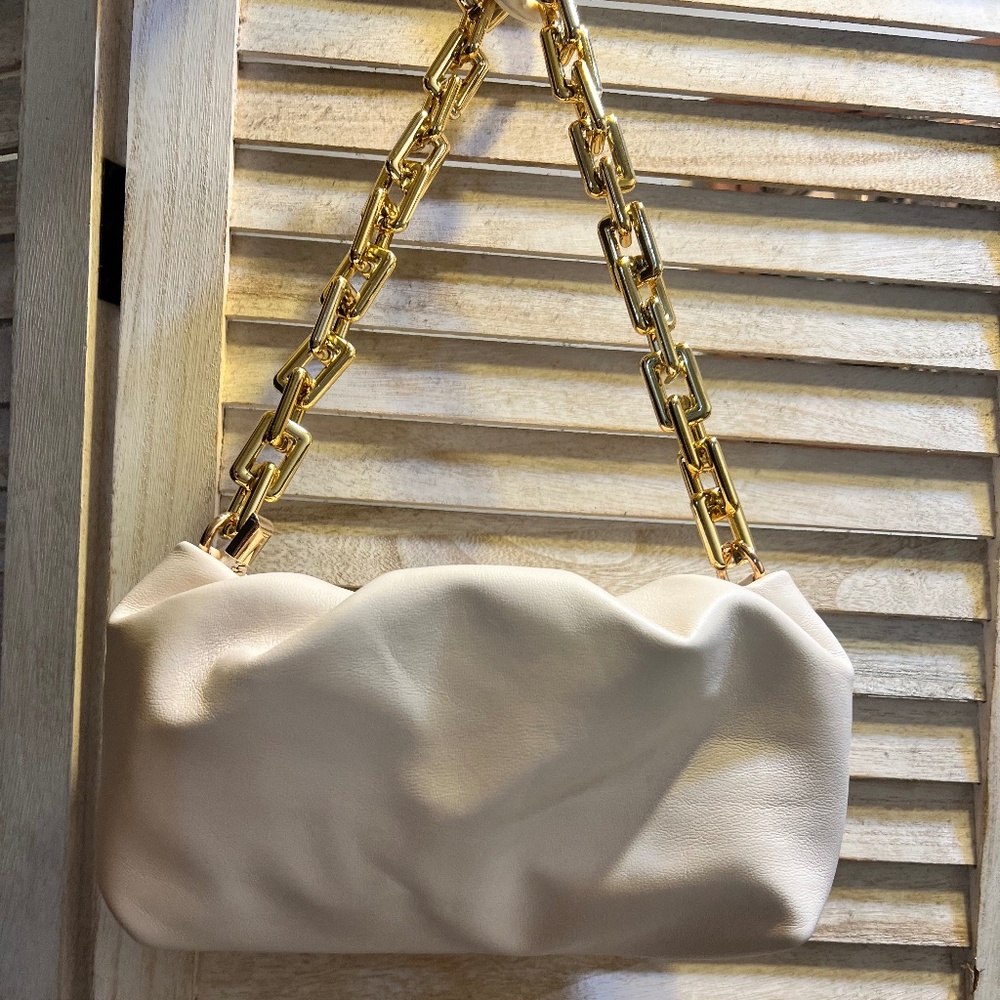 GOLD CHAIN WHITE SHOULDER BAG NEW